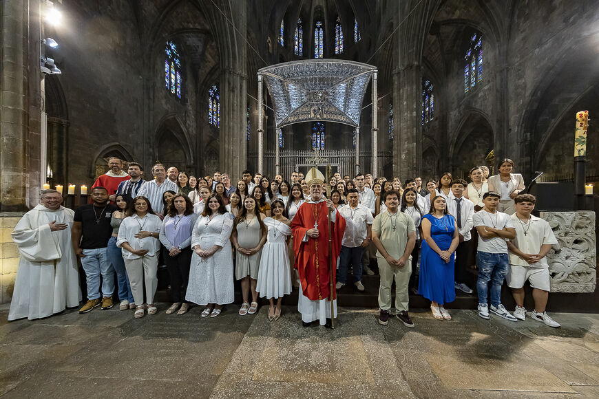 GIRONA. Un total de 72 joves i adults de la diòcesi reben la Confirmació a la catedral