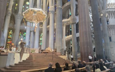 Prop de 900 persones celebren a la basílica de la Sagrada Família el 25è aniversari de la instauració del catecumenat