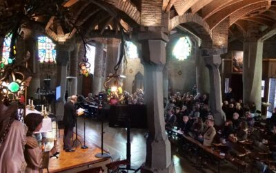 Acte de presentació, a la cripta de la Colònia Güell, de l’agenda 2026 de Catalonia Sacra
