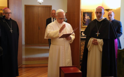 El Papa beneeix el sagrari de l’aeroport de El Prat